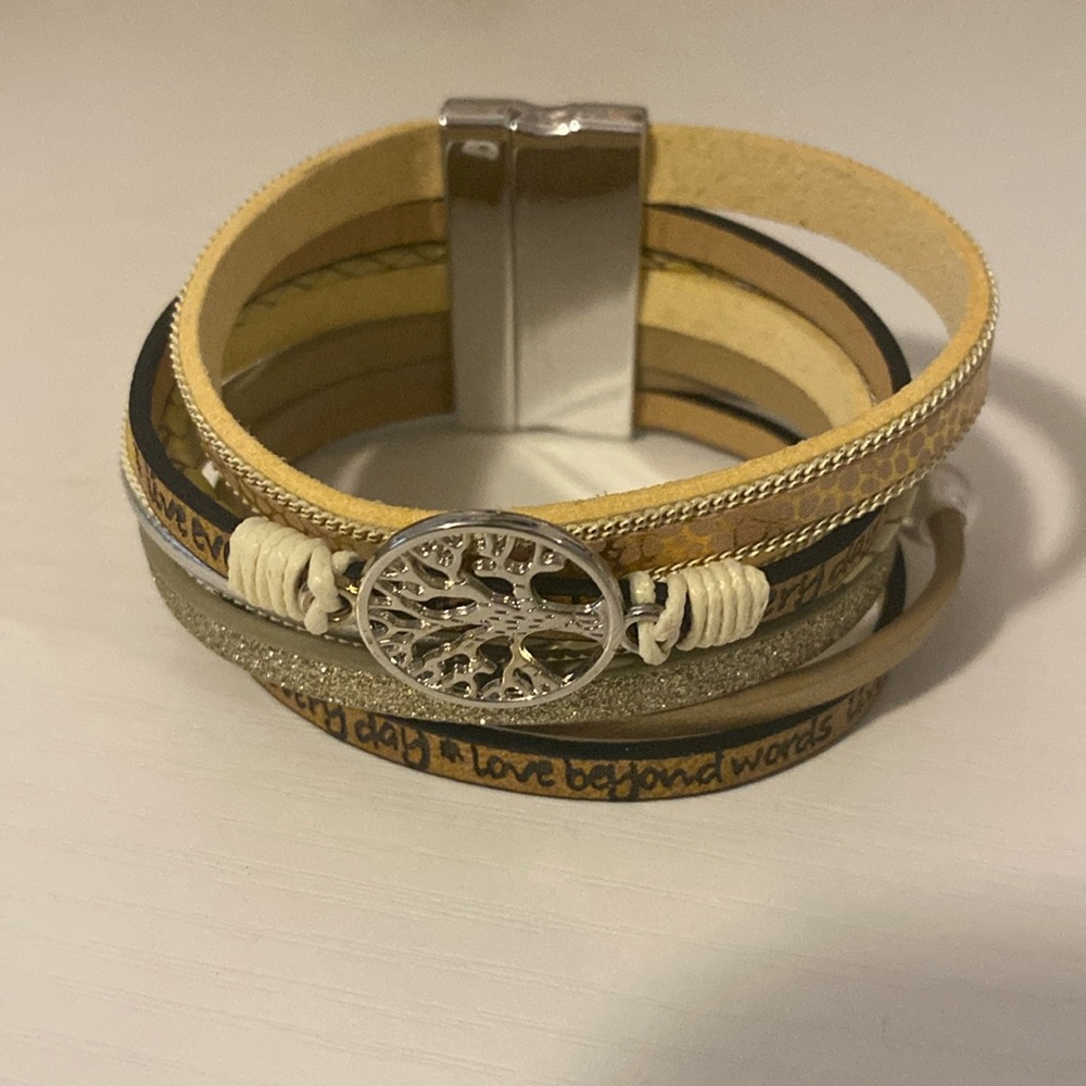 This is a Desimtion stack bracelet